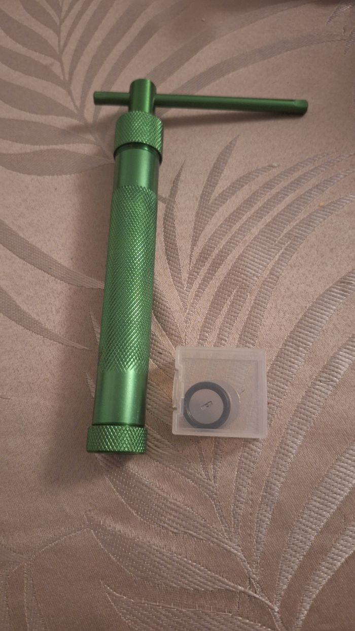 Seringue à vis pour pâte fimo avec 20 embouts et boîte de rangement