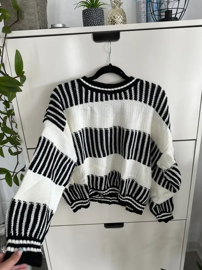 Pull noir et blanc - neuf