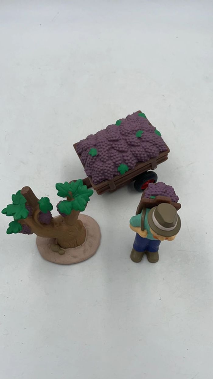 Lot de figurines les animaux de la ferme Viticulteur, charrette et vignes - photo numéro 2