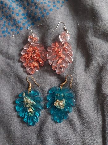 2 paires de boucles d'oreilles