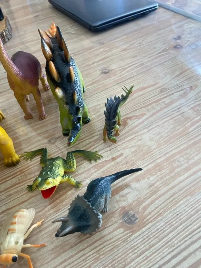 Gros lot de dinosaures - photo numéro 6