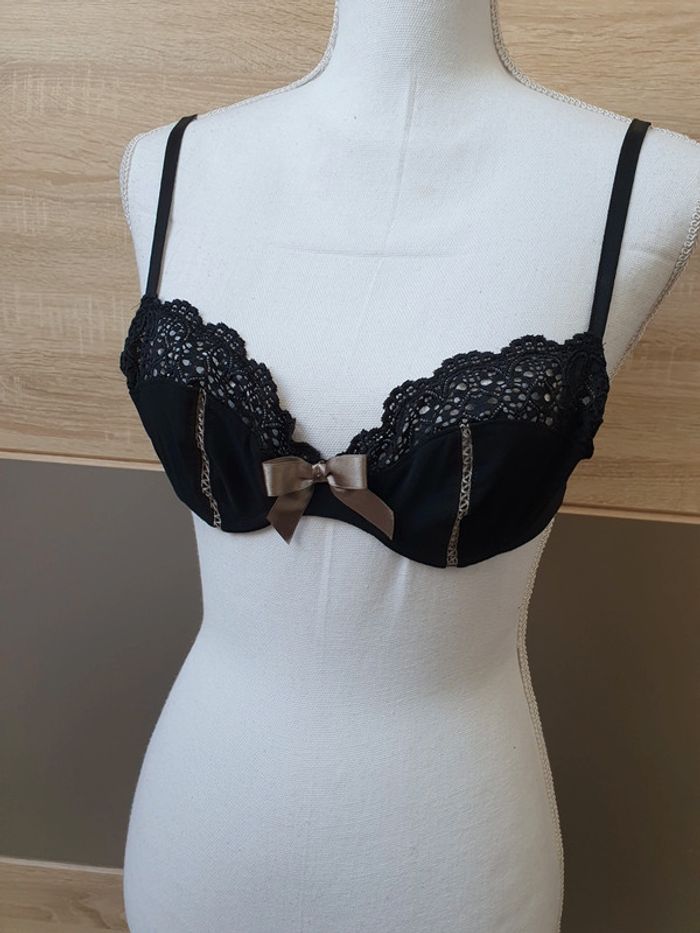 Soutien gorge 85B.