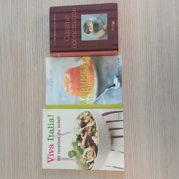 Lot de 3 livres de cuisine: économique, italienne et agrumes
