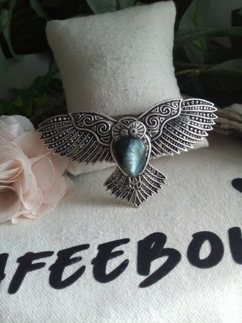 Barrette hibou grand duc argenté et pierre de labradorite naturelle