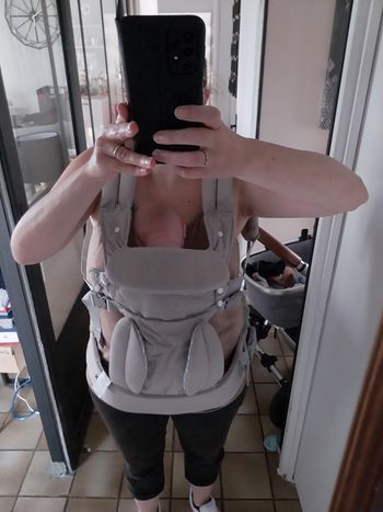 Porte bébé avec chapeau assortit