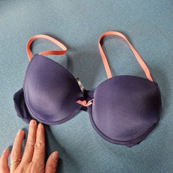90D soutien-gorge bleu marine et rose