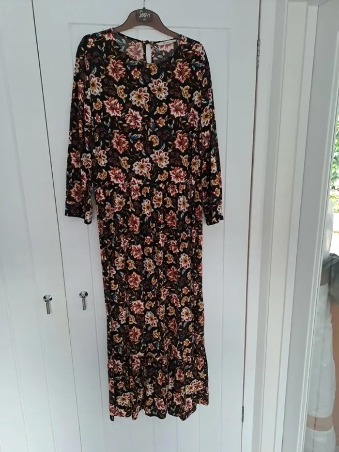 TU long sleeved dress UK size UK 14 Black with floral pattern VGC