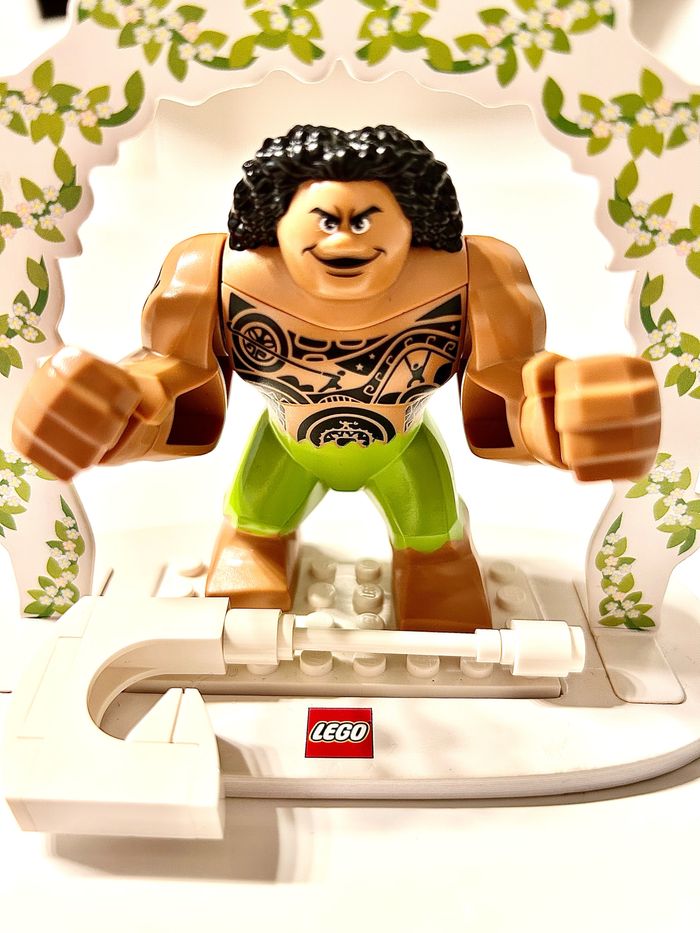 Maui best sale lego figure