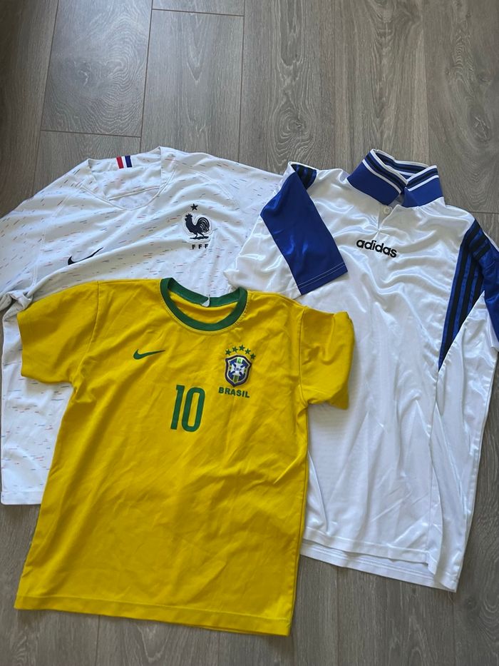 À vendre en l’état 3 maillots de football - photo numéro 8