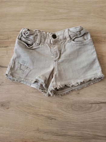 Short 3ans