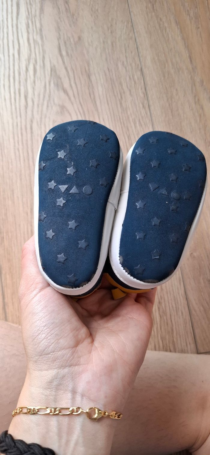 Chaussures bébé 6-12 mois - photo numéro 3