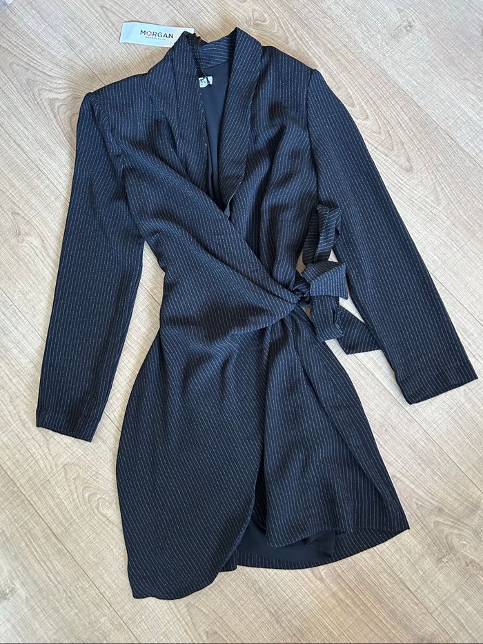 Robe portefeuille noire neuve avec rayures Morgan taille 38 (valeur 75€) - photo numéro 7