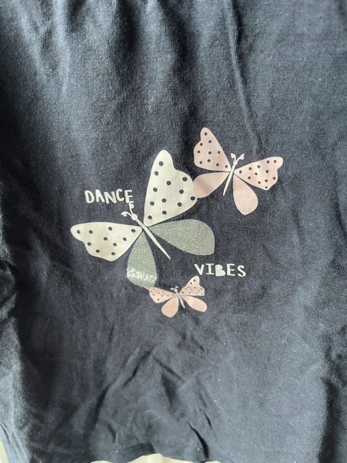 T-shirt avec papillons - photo numéro 2