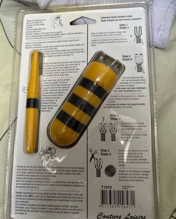 Bergère de France 68876 Tricotin Abeille avec Forme à Pompon Plastique Jaune 10,5 x 0,02 x 0,02 cm 