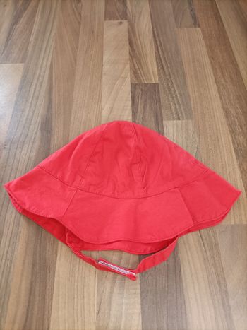 Chapeau rouge bob 1-2 ans Zeeman