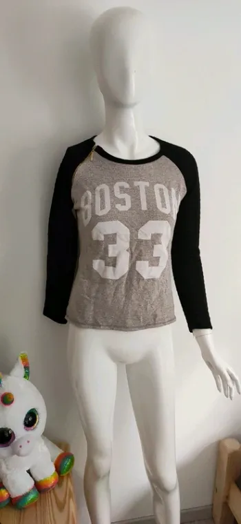 T shirt Boston gris et noir jamais porté