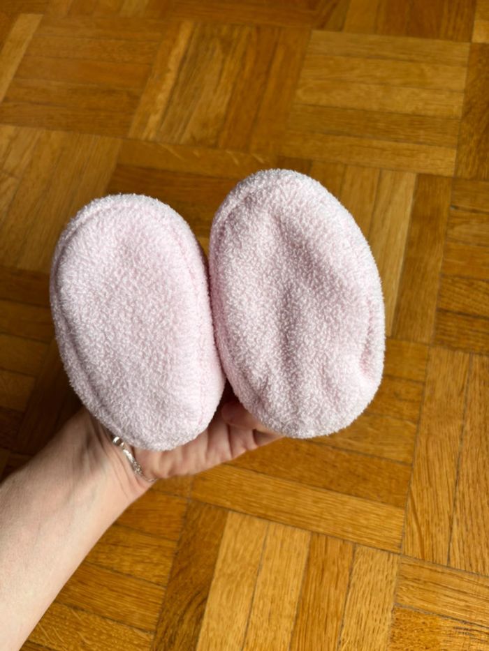 Chaussons Naissance / 1 mois parfait état - photo numéro 2