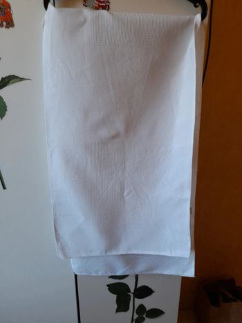 Chemin de table à broder