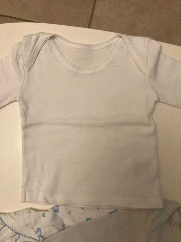 Lot 3 body manches longues 6M + 1 tee shirt blanc - photo numéro 9