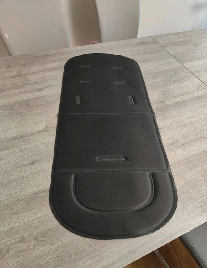 Assise matelassé poussette Neuf