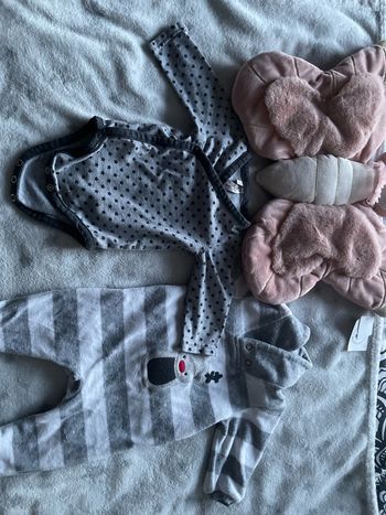 Body et pyjama gris