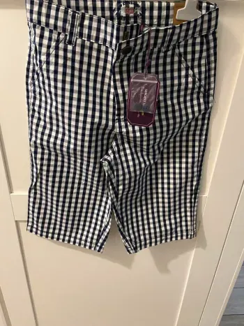 Magnifique short Bermuda neuf 9 ans