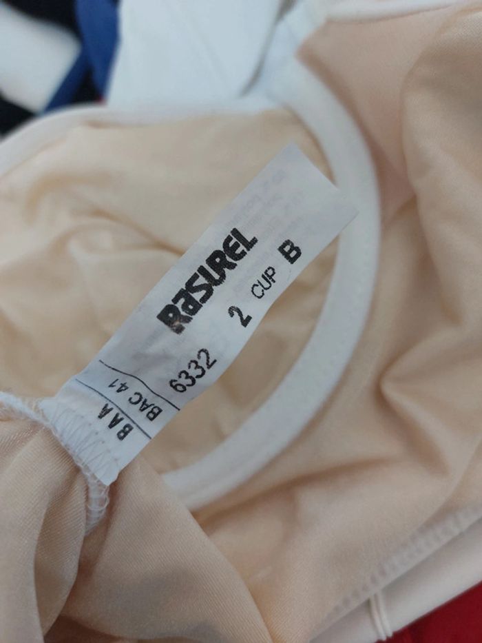 Maillot de bain une pièce blanc taille S bonnet B - photo numéro 4