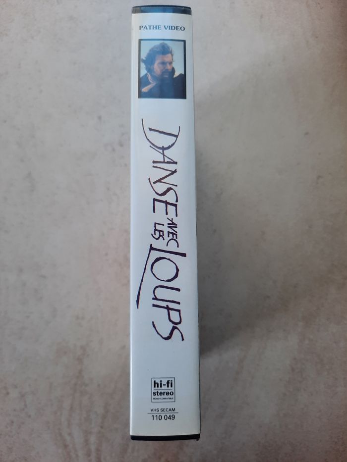 Cassette film vidéo  vhs  "Danse avec les loups " - photo numéro 4