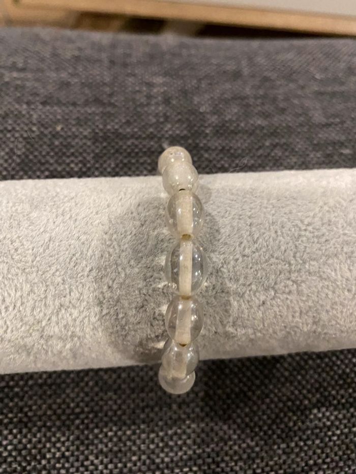 Bracelet élastiqué en perles transparentes