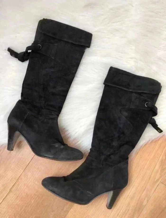 Bottes noires en daim - photo numéro 2