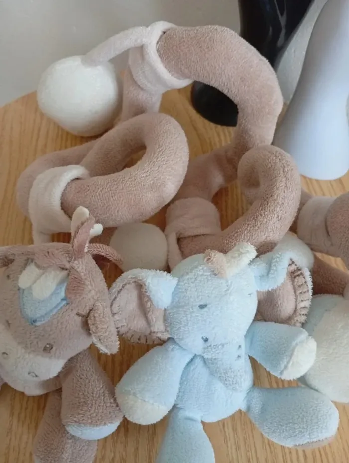 Nattou doudou à suspendre peluche bébé lit - photo numéro 2