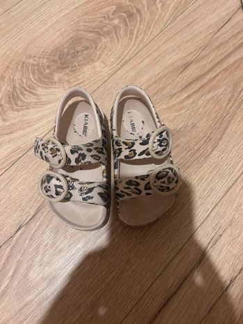 Chaussures ouvertes