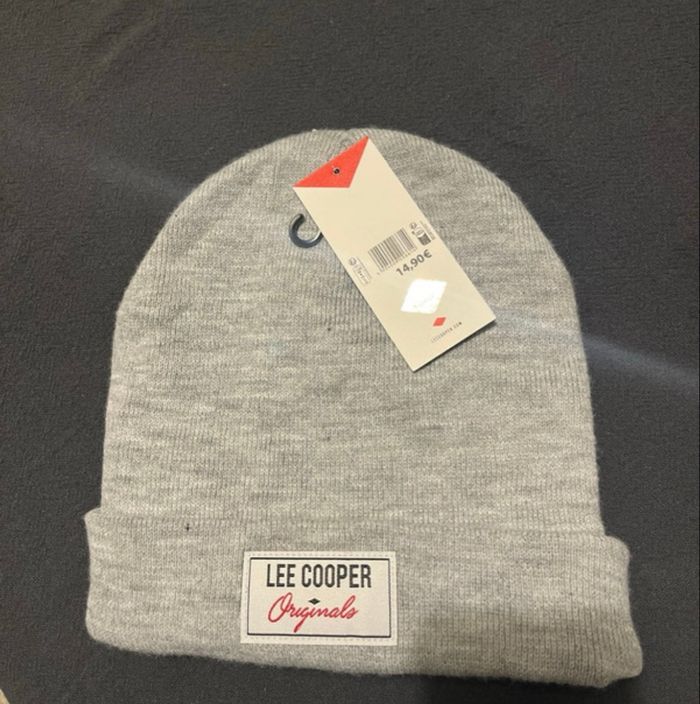 Bonnet neuf avec étiquette Lee Cooper