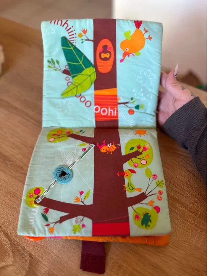 Livre tissu bébé sensoriel “Automne” Lilliputiens Très bon état - photo numéro 2