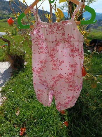 Combinaison fleuri blanche rouge débardeur 81cm