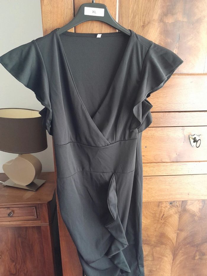 Robe noire sans manche - photo numéro 2