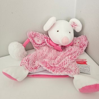 Doudou et compagnie souris rose marionnette