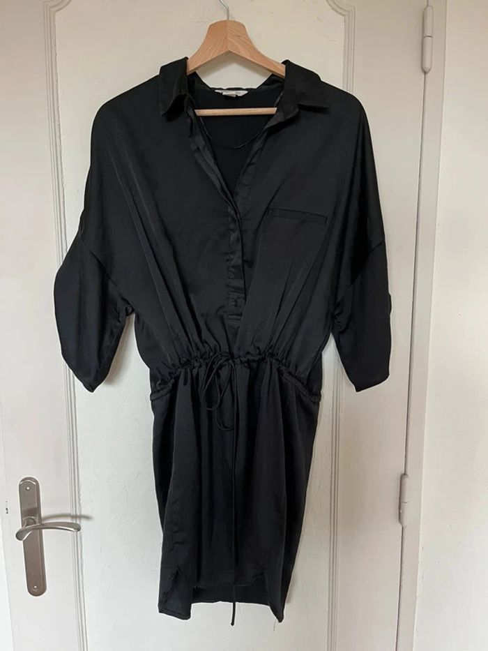 🖤 Robe chemise noire brillante - Suiteblanco - Taille M 🖤 - photo numéro 3