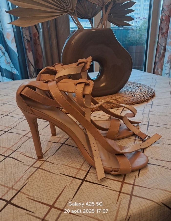 Talon aiguille