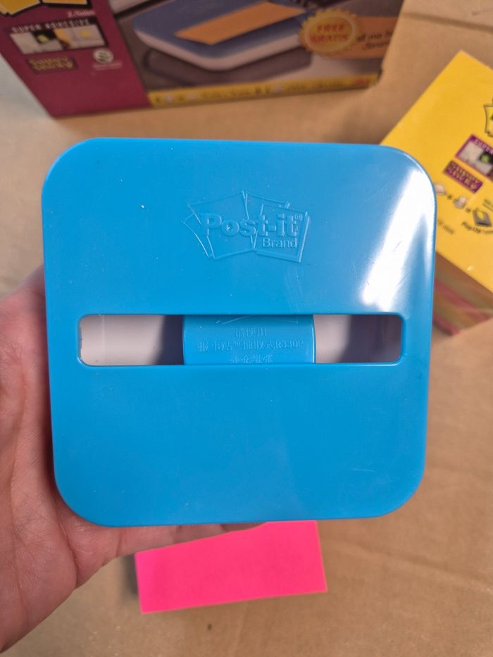 Distributeur de post-it + bloc Post-it - photo numéro 3