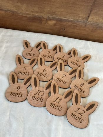 Carte étape bébé en bois lapin
