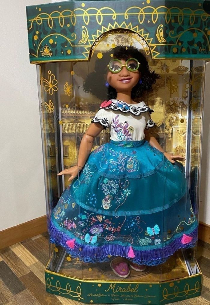 Poupée Mirabel Madrigal en édition limitée- Encanto La Fantastique Famille Madrigal Designer - photo numéro 7