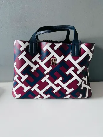 Sac a main Tommy hilfiger Monogram