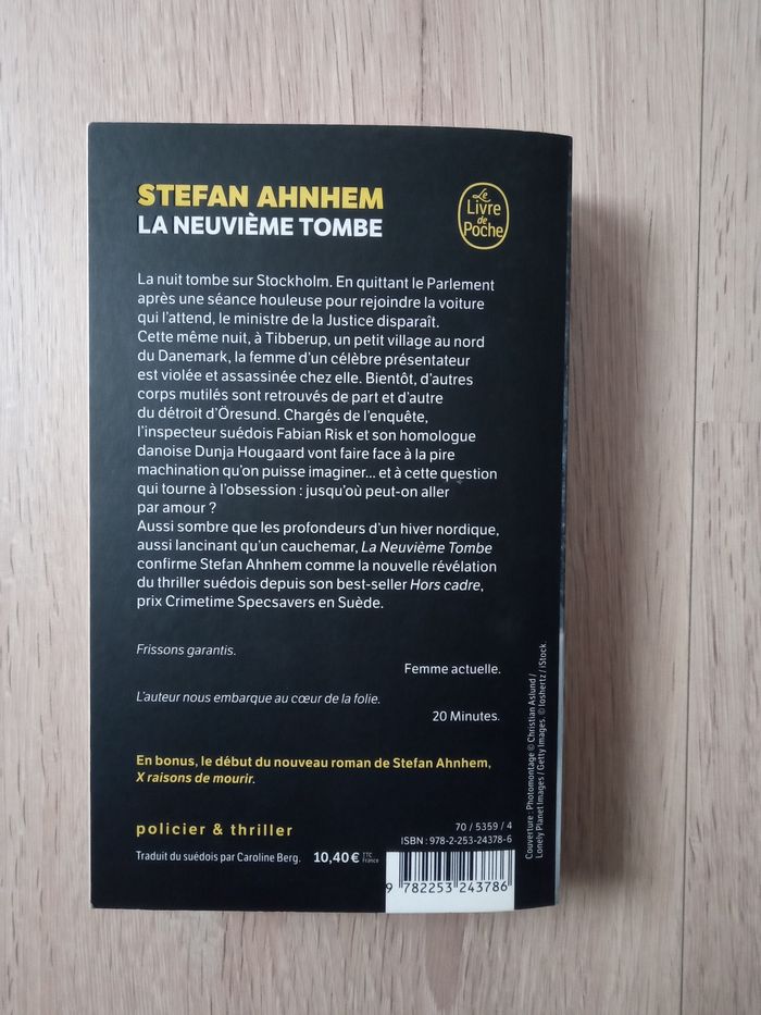 Livre La neuvième tombe - photo numéro 2