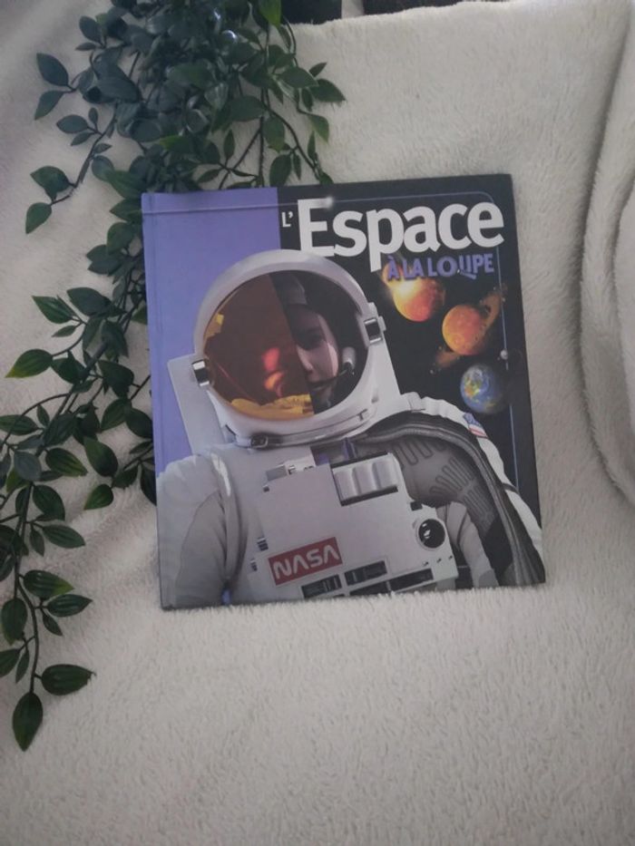 -50% dur les lots sauf indication contraire 🌸Livre l'espace a la loupe🌸 - photo numéro 2