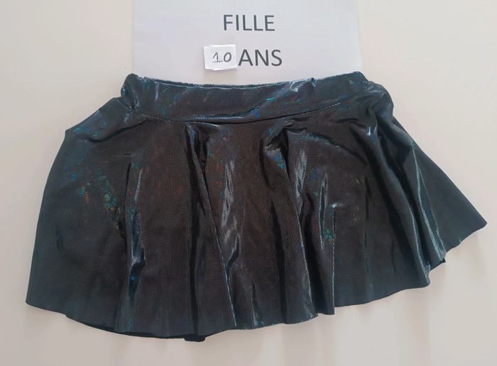 Jupe courte 10 ans - photo numéro 2