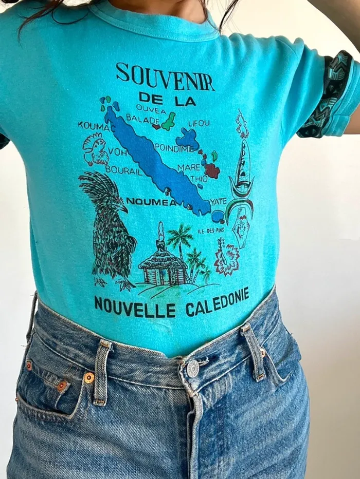 Tee shirt vintage souvenir de la nouvelle Calédonie bleu taille S 🐠 - photo numéro 6