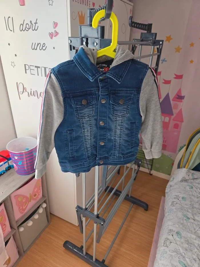 Veste en jean demi saison taille 3 ans