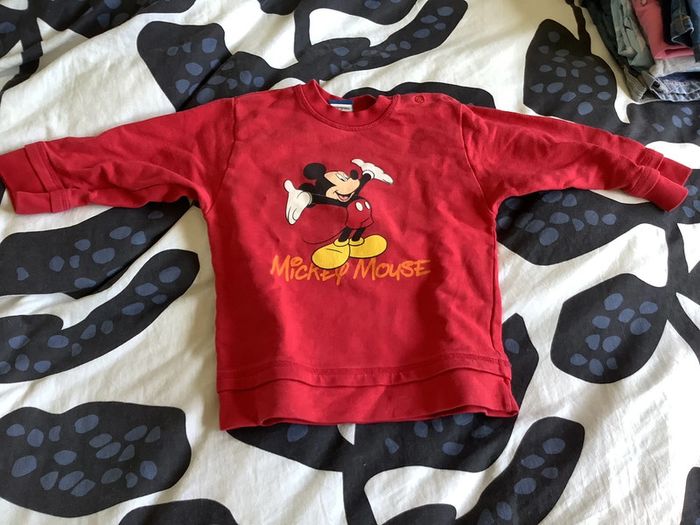 Pull Mickey rouge 24 mois