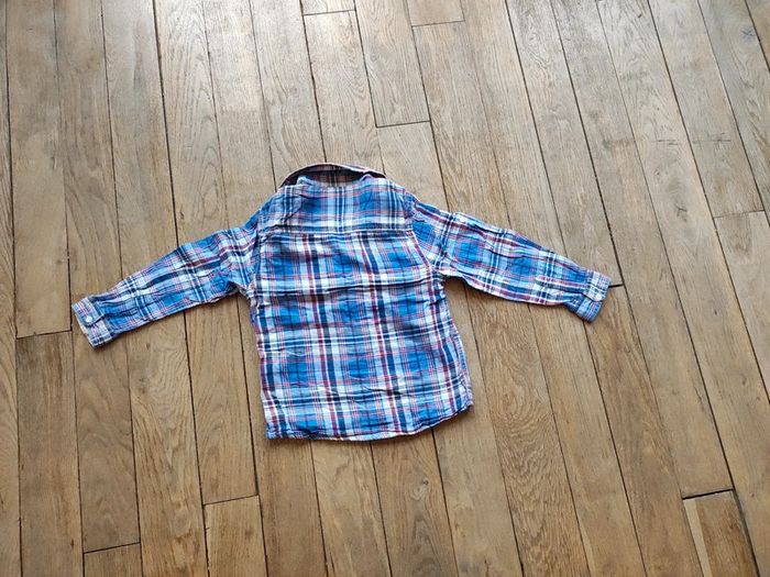 Chemise garçon taille 5 ans. - photo numéro 3